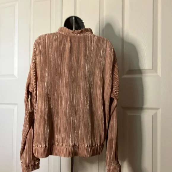 Hippie laundry women’s long sleeve blouse. Size large. NWT - Picture 2 of 9